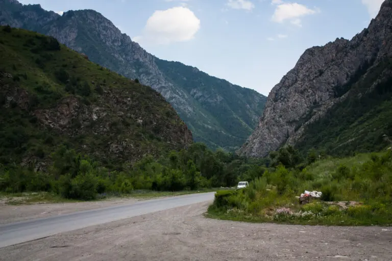 Road to Osh